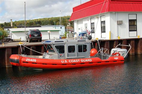 Response Boat Small Women Workplace Wellness