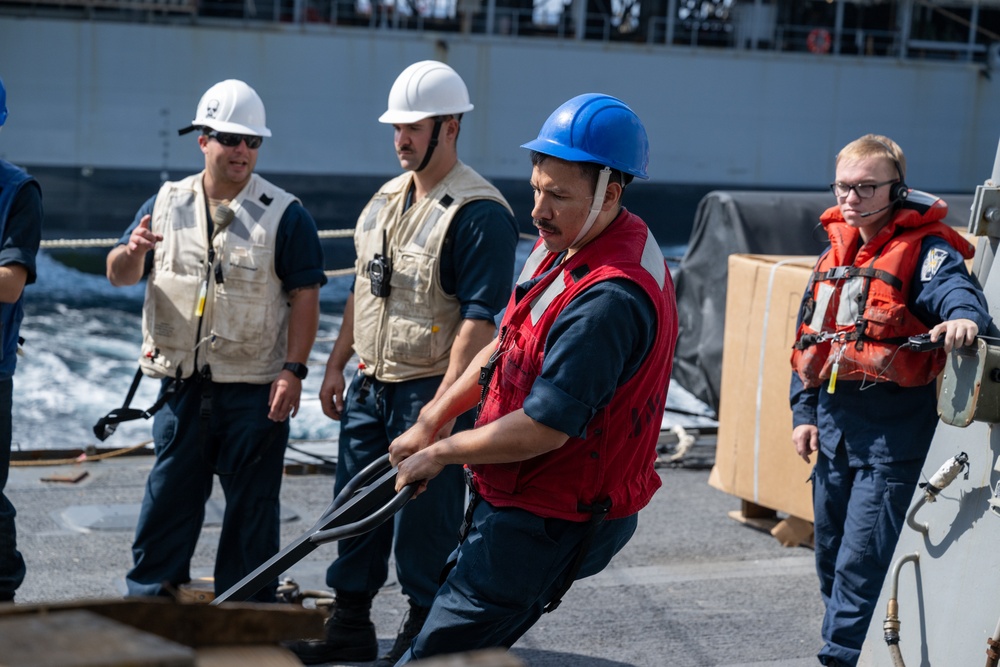 Dvids Images Uss Mason Conducts A Replenishment At Sea With Usns