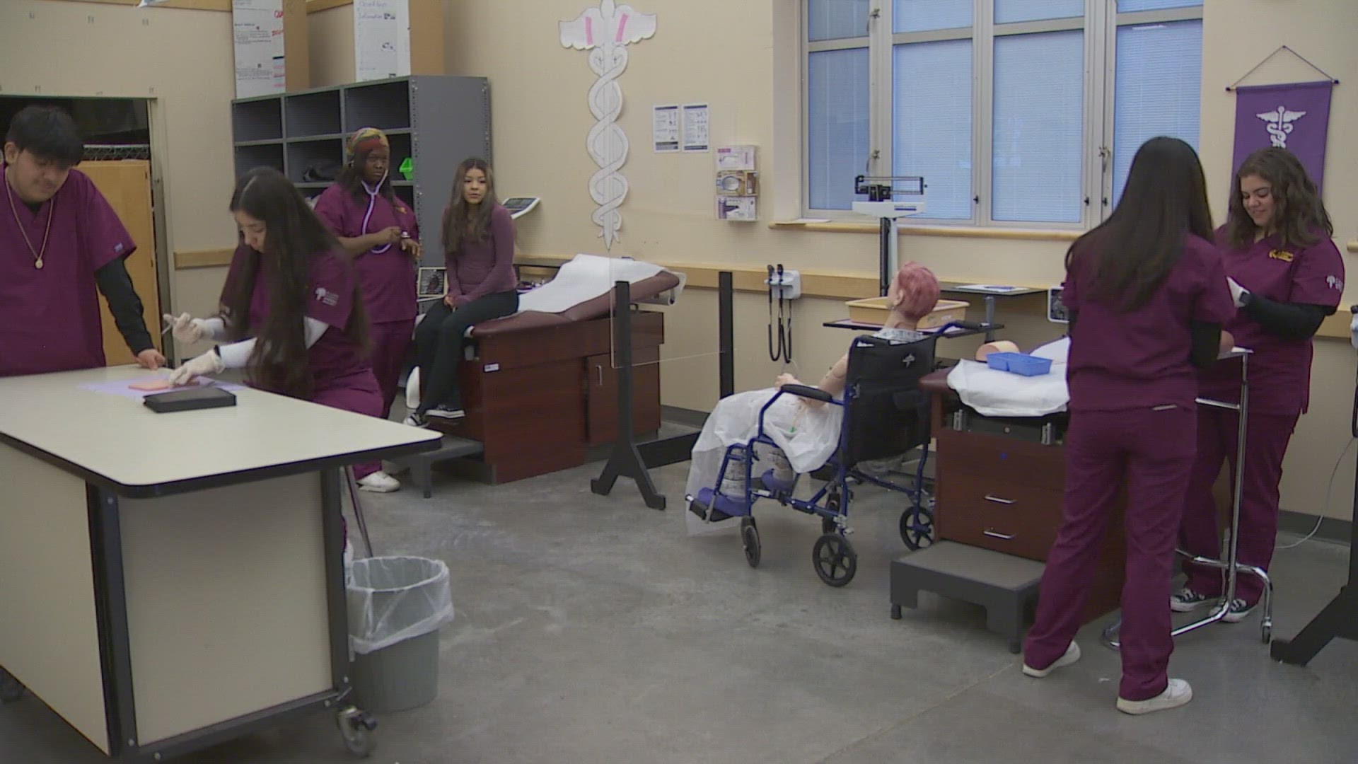 Tacoma Public Schools Builds Pipeline To Future Healthcare Career King5 Com